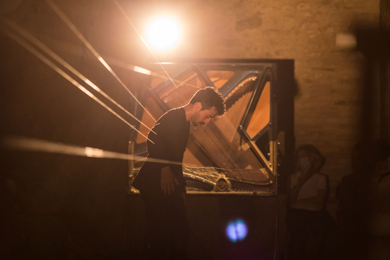 La musica classica incontra le arti performative