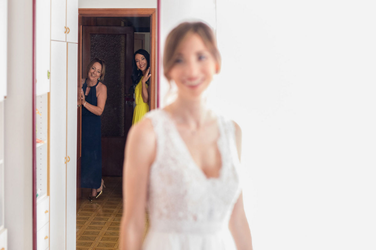 La complicità di mamma e sorella, bellissimo Abruzzo - Fotografo di matrimonio Pescara